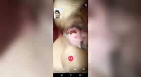 एक सुडौल भारतीय लड़की के नग्न एमएमएस वीडियो उसके शरीर दिखावा 2 मिन 00 एसईसी