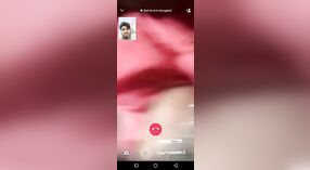 एक सुडौल भारतीय लड़की के नग्न एमएमएस वीडियो उसके शरीर दिखावा 2 मिन 10 एसईसी