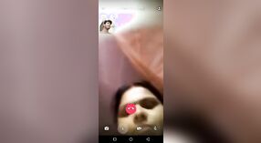 एक सुडौल भारतीय लड़की के नग्न एमएमएस वीडियो उसके शरीर दिखावा 2 मिन 40 एसईसी