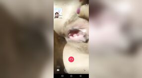 एक सुडौल भारतीय लड़की के नग्न एमएमएस वीडियो उसके शरीर दिखावा 3 मिन 30 एसईसी