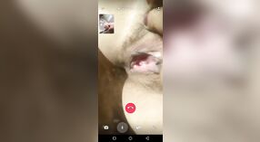 एक सुडौल भारतीय लड़की के नग्न एमएमएस वीडियो उसके शरीर दिखावा 3 मिन 40 एसईसी