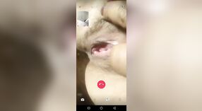 एक सुडौल भारतीय लड़की के नग्न एमएमएस वीडियो उसके शरीर दिखावा 4 मिन 30 एसईसी