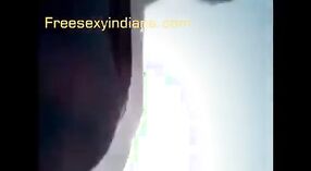 Indiano sesso video di un Bengalese bhabha e il suo compagno di stanza 1 min 30 sec