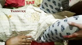 ভারতীয় কিশোর ক্লোজআপে দেশির প্রেমিকের সাথে পায়ূ সেক্স উপভোগ করে 2 মিন 00 সেকেন্ড