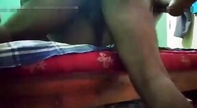 Vídeo pornô Amador apresenta uma menina indiana gorda e seu padrasto em ação fumegante 3 minuto 00 SEC