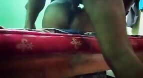Video porno amatir menampilkan seorang gadis India yang montok dan ayah tirinya dalam aksi beruap 4 min 20 sec