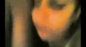 جايبور بهابهي تتمتع الجنس عن طريق الفم مع جارتها في هذا الفيديو الساخن! 4 دقيقة 00 ثانية