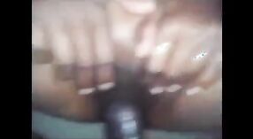 या एक्सएक्सएक्स व्हिडिओमध्ये बस्टी इंडियन आंटी मल्लू तिच्या प्रियकरासह खोडकर बनते 3 मिन 50 सेकंद