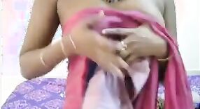 Индийская домохозяйка соблазняет своего мужа в чате сценой из фильма 3 минута 40 сек