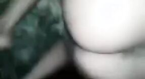 Desi bhabhi devar estrelas em um vídeo de sexo indiano grátis com grandes milkshakes 5 minuto 20 SEC