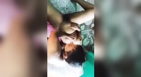 La vidéo XXX scandaleuse de Bangla milf mettant en vedette son corps potelé 3 minute 40 sec