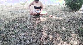 Pierwszy publiczny seks muzułmańskiego Bhabhi w ogrodzie Rajouri w Delhi 2 / min 00 sec