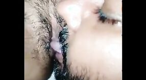 चाची और उसके सहयोगी में संलग्न कामुक भारतीय सेक्स में इस अश्लील वीडियो 7 मिन 00 एसईसी