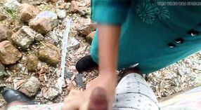 Groot Kont bhabha gets pounded in publiek in de woods 1 min 40 sec