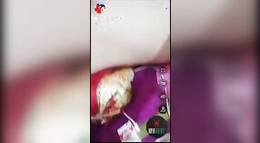 Pasangan Desi amatir menikmati seks anal yang keras di livecam di karantina 17 min 40 sec