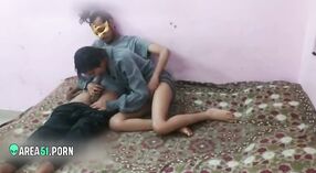 Desi MMC video features un caldo Bengalese studente ottenere lei micio strofinato da suo zio 2 min 50 sec