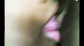 Pareja india de Calcuta disfruta de garganta profunda y sexo oral 1 mín. 20 sec