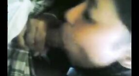Pareja india de Calcuta disfruta de garganta profunda y sexo oral 2 mín. 40 sec