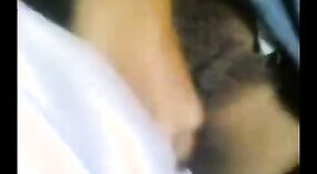 Pareja india de Calcuta disfruta de garganta profunda y sexo oral 3 mín. 40 sec