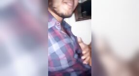 Bangla puta recebe seu bichano lambido e dedos antes de ter relações sexuais com MMC 2 minuto 50 SEC