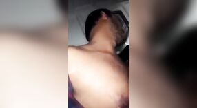 Bangla puta recebe seu bichano lambido e dedos antes de ter relações sexuais com MMC 3 minuto 10 SEC