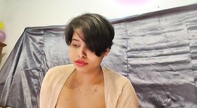 Video amatir MMF menampilkan pria yang menonton putranya bercinta dengan vagina ketat saudara perempuannya Desi 2 min 00 sec