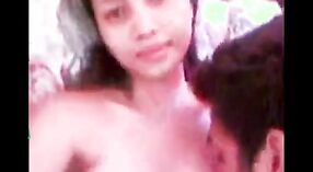 Indiano bhabhi Devar indulges in orale sesso e pussylicki in lei proprio casa 1 min 20 sec