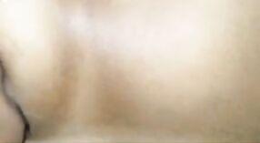 দেশি স্ত্রী তার স্তন উপর বাঁড়া দিয়ে হোম সেক্স চালাচ্ছেন 3 মিন 10 সেকেন্ড