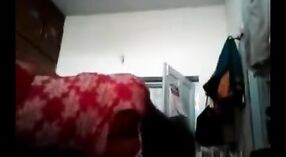 Une femme indienne trompe son mari avec une caméra cachée 4 minute 10 sec