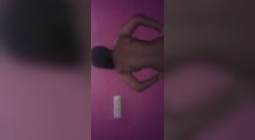 Grosse bite et action de pipe dans cette vidéo porno sud-indienne 1 minute 20 sec