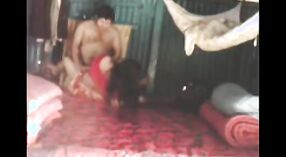 Indischer Sexskandal mit vollbusigem Dorfbhabhi, gefangen auf versteckter Kamera 4 min 20 s