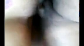 Video de sexo indio con Nalini, la novia de la universidad 8 mín. 20 sec