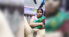Непристойное видео MMC бенгальской жены с обнаженной киской 1 минута 00 сек