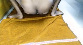 థాంక్స్ గివింగ్‌లో సవతి-సోదరి మరియు ఆమె సగం సోదరుడితో భారతీయ సెక్స్ 6 మిన్ 20 సెకను