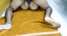 థాంక్స్ గివింగ్‌లో సవతి-సోదరి మరియు ఆమె సగం సోదరుడితో భారతీయ సెక్స్ 7 మిన్ 00 సెకను