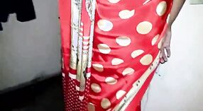 చీరలో దేశీ భార్య తన భర్త చేత ఆవిరి స్ట్రిప్‌టీస్ కోసం బంధిస్తుంది 0 మిన్ 0 సెకను