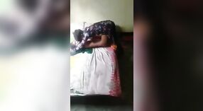 Une ado bangla se fait étirer la chatte par une grosse bite 4 minute 00 sec