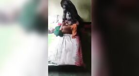 Bangla adolescente recebe seu bichano esticada pelo pauzão 4 minuto 20 SEC