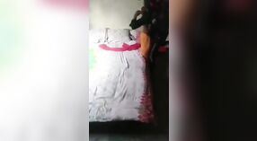 Bangla adolescente recebe seu bichano esticada pelo pauzão 1 minuto 00 SEC