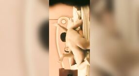 தேசி காதலர்கள் மறைக்கப்பட்ட கேமராவில் குறும்பு நடத்தையில் ஈடுபடுகிறார்கள் 3 நிமிடம் 40 நொடி