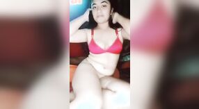 Desi XXX indulges em solo toque com dela grande mamas ligar câmera 0 minuto 0 SEC