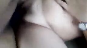 Desi girl se fait défoncer dans une voiture dans cette vidéo porno amateur 0 minute 0 sec
