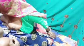 Indiano Redhead Hardcore Sesso in Sari: Un doloroso e intenso Video 3 min 40 sec