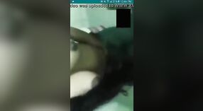 کالج بھارتی لڑکی سٹرپس اور ہالی وڈ میں ایک شوٹ کے لئے کال پر fucks 1 کم از کم 30 سیکنڈ