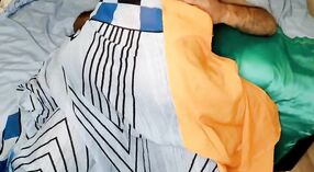 ভারতীয় শিক্ষক তার প্রতারণামূলক স্ত্রীর কাছ থেকে যৌন আনন্দের একটি পাঠ পান 7 মিন 00 সেকেন্ড