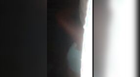 एक भारतीय चाची के साथ एक सुडौल आंकड़ा हो जाता है नीचे और गंदा में इस भाप से भरा एमएमसी वीडियो 3 मिन 50 एसईसी