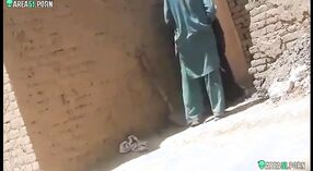 Pakistaanse babe krijgt bonsde in doggy stijl op Verborgen camera 5 min 50 sec