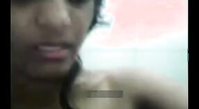 印度性爱录像带上有苏拉特·纳姆拉塔（Surat Namrata）的女牛仔位置已泄漏到网上 2 敏 30 sec