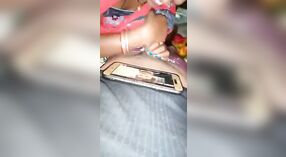 Une femme de ménage bihari fait une pipe époustouflante à son mari indien dans cette vidéo MMC 2 minute 20 sec