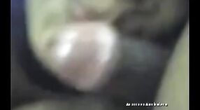 Mahasiswi perguruan tinggi memberikan blowjob tenggorokan dalam kepada kekasihnya dalam video beruap ini 1 min 40 sec